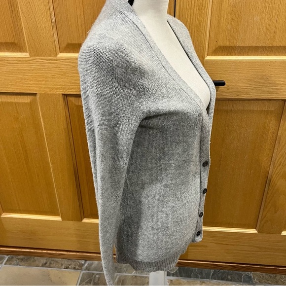 Gap Women's Shimmer Metallic Wool Blend Cardigan Sweater Silver Size Small - Picture 3 of 11